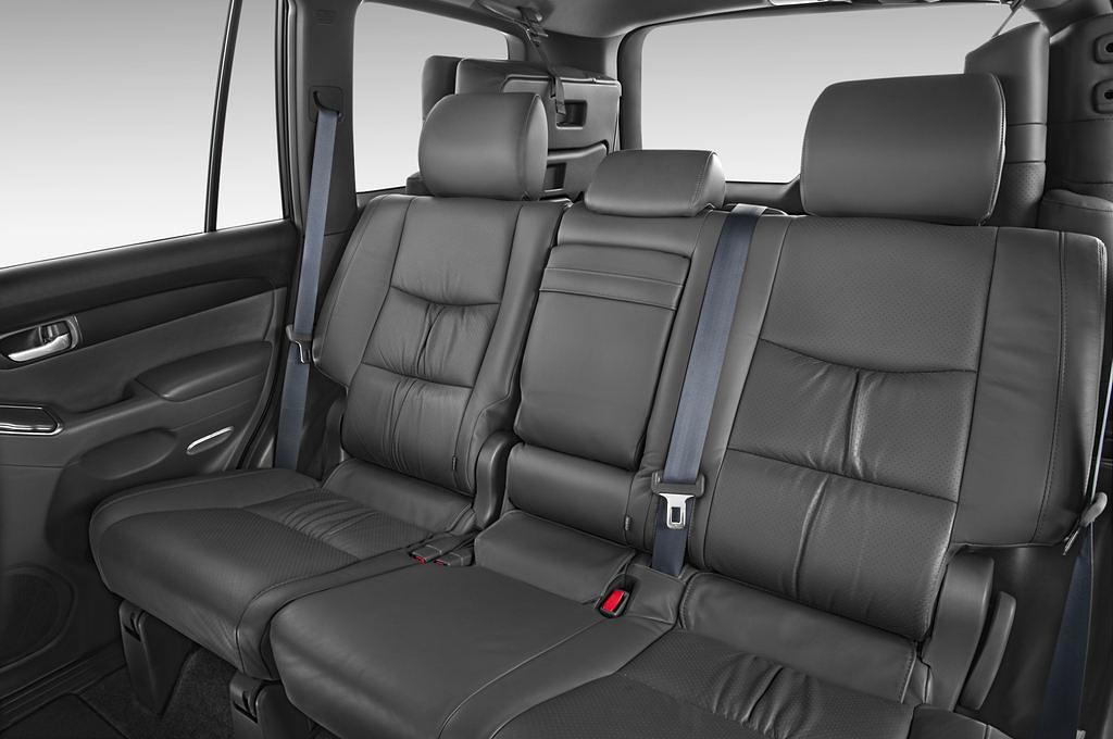Toyota Landcruiser (Baujahr 2010) Life 5 Türen Rücksitze