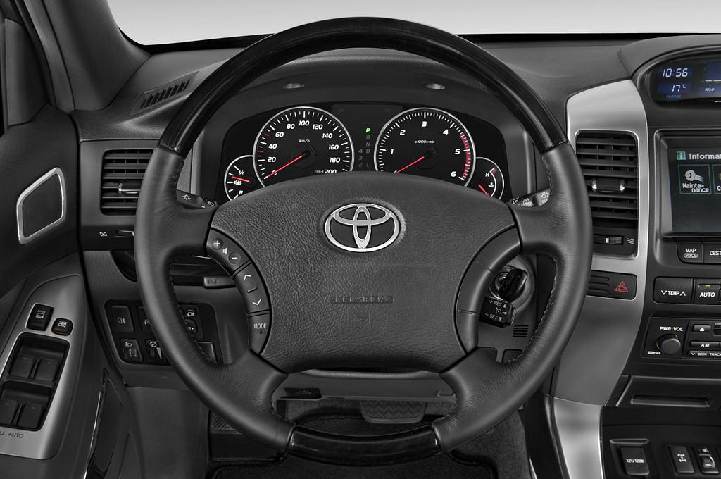 Toyota Landcruiser (Baujahr 2010) Life 5 Türen Lenkrad