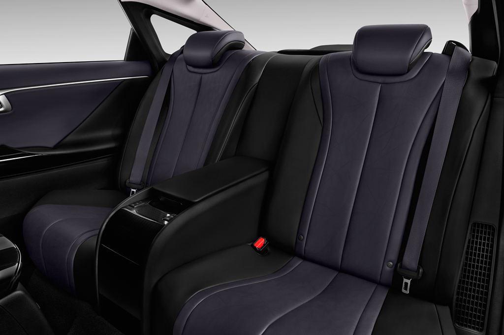 Toyota Mirai (Baujahr 2016) - 4 Türen Rücksitze