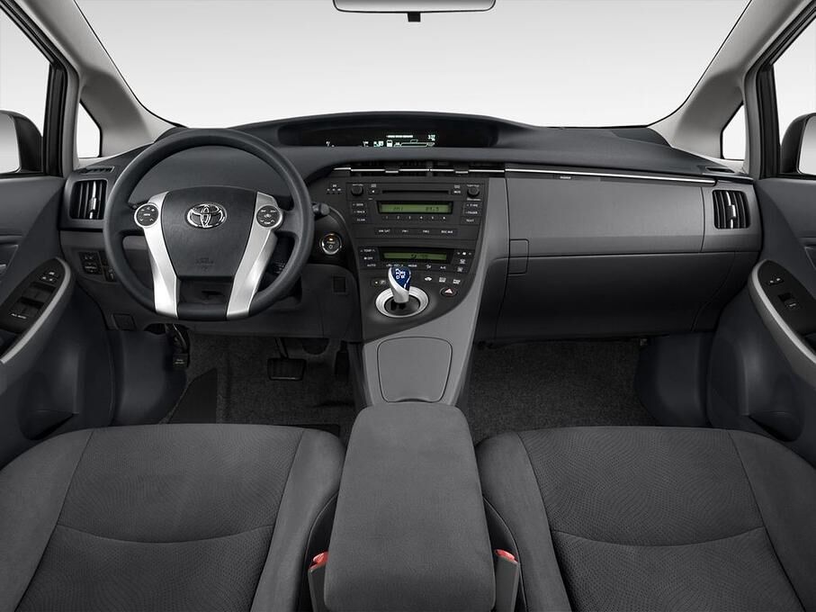 Toyota Prius (Baujahr 2010) - 5 Türen Cockpit und Innenraum