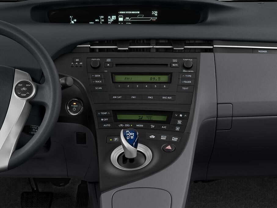 Toyota Prius (Baujahr 2010) - 5 Türen Mittelkonsole