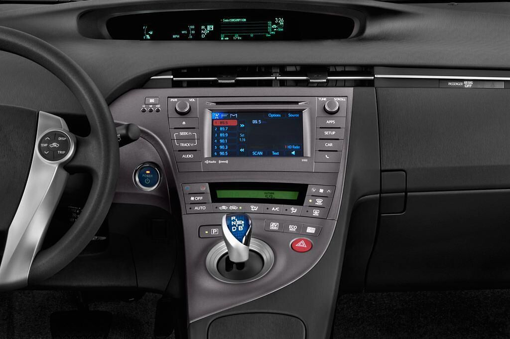 Toyota Prius (Baujahr 2011) - 5 Türen Mittelkonsole