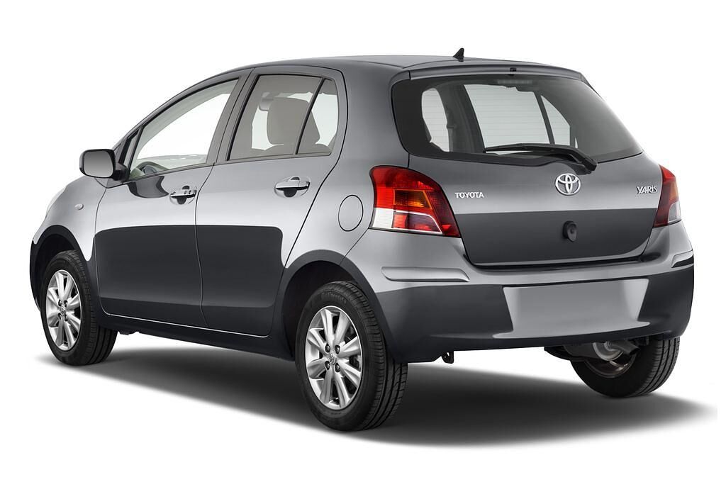 Toyota Yaris (Baujahr 2010) Life 5 Türen seitlich hinten