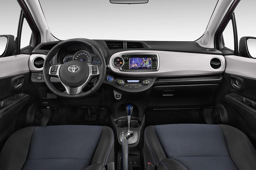 Toyota Yaris (Baujahr 2012) Club 5 Türen Cockpit und Innenraum