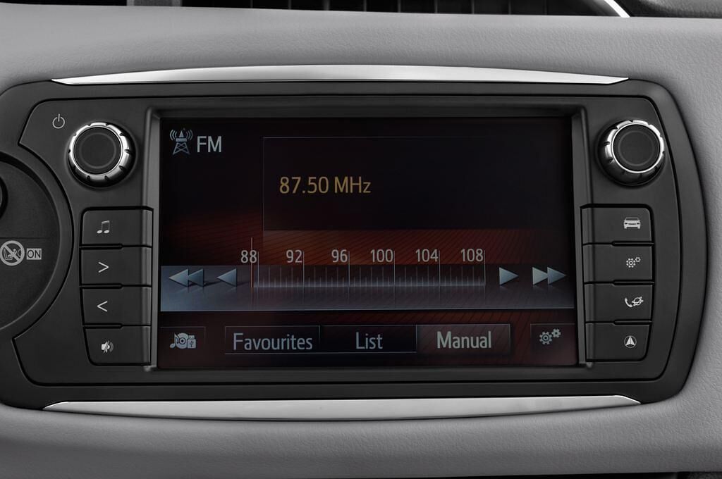 Toyota Yaris (Baujahr 2015) Club 5 Türen Radio und Infotainmentsystem