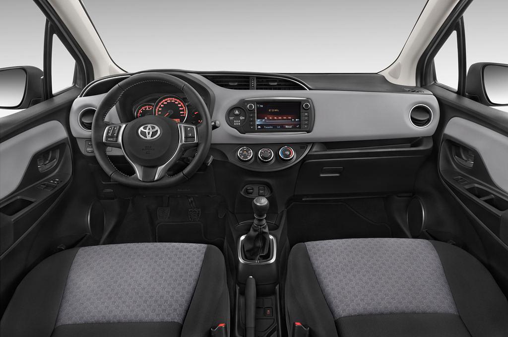 Toyota Yaris (Baujahr 2015) Club 5 Türen Cockpit und Innenraum