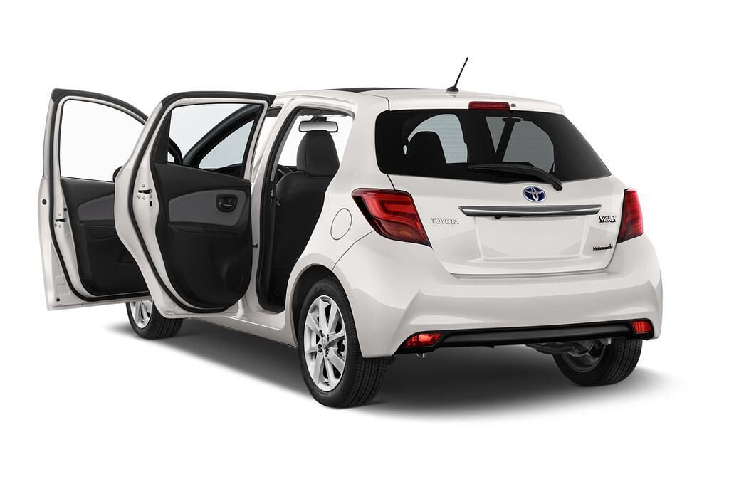 Toyota Yaris Hybride (Baujahr 2014) Comfort 5 Türen Tür geöffnet