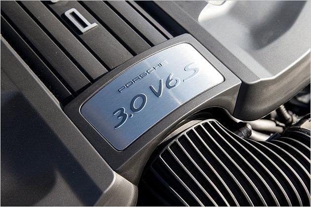 Der deutlich sparsamere 3,0-Liter-V6-Biturbo ersetzt den bisherigen 4,8-Liter-V8-Sauger