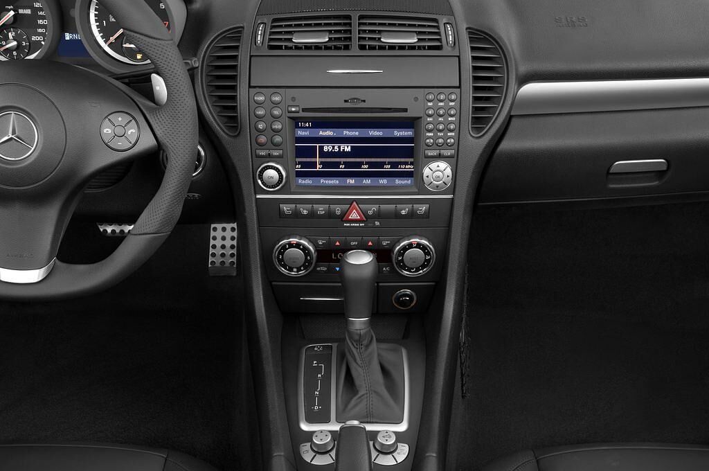 Mercedes SLK (Baujahr 2010) AMG 2 Türen Mittelkonsole