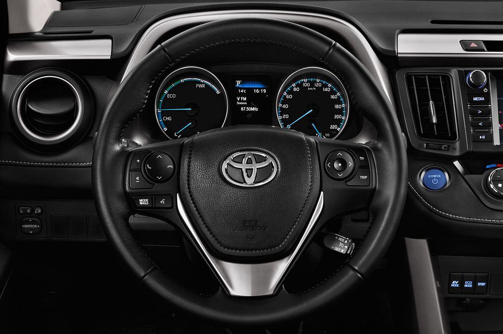 Toyota RAV4 (Baujahr 2016) Executive 5 Türen Lenkrad