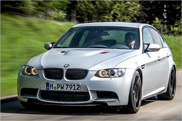 Der M3 CRT tritt in die Fußstapfen der CSL-Modelle (CSL: Coupé, Sport, Leichtbau)