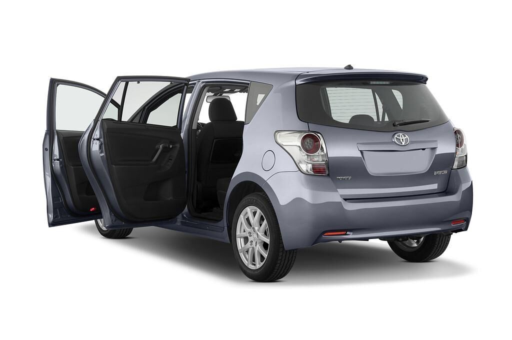 Toyota Verso (Baujahr 2010) Executive 5 Türen Tür geöffnet