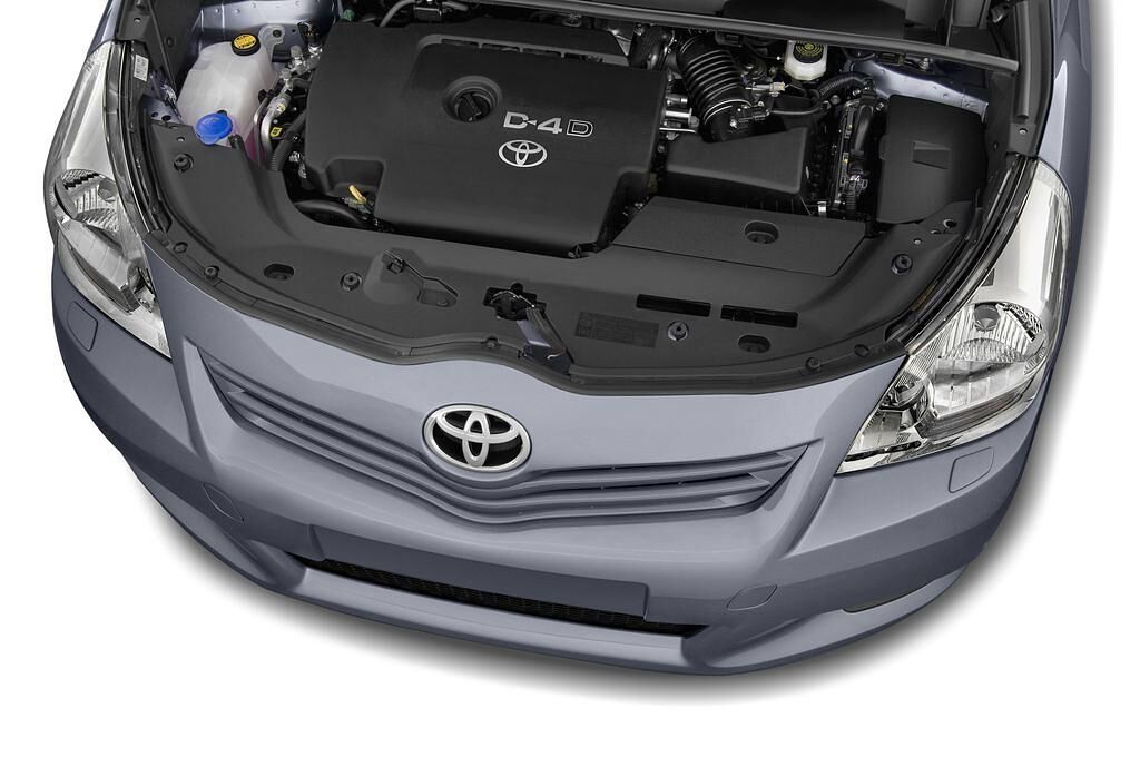 Toyota Verso (Baujahr 2010) Executive 5 Türen Motor