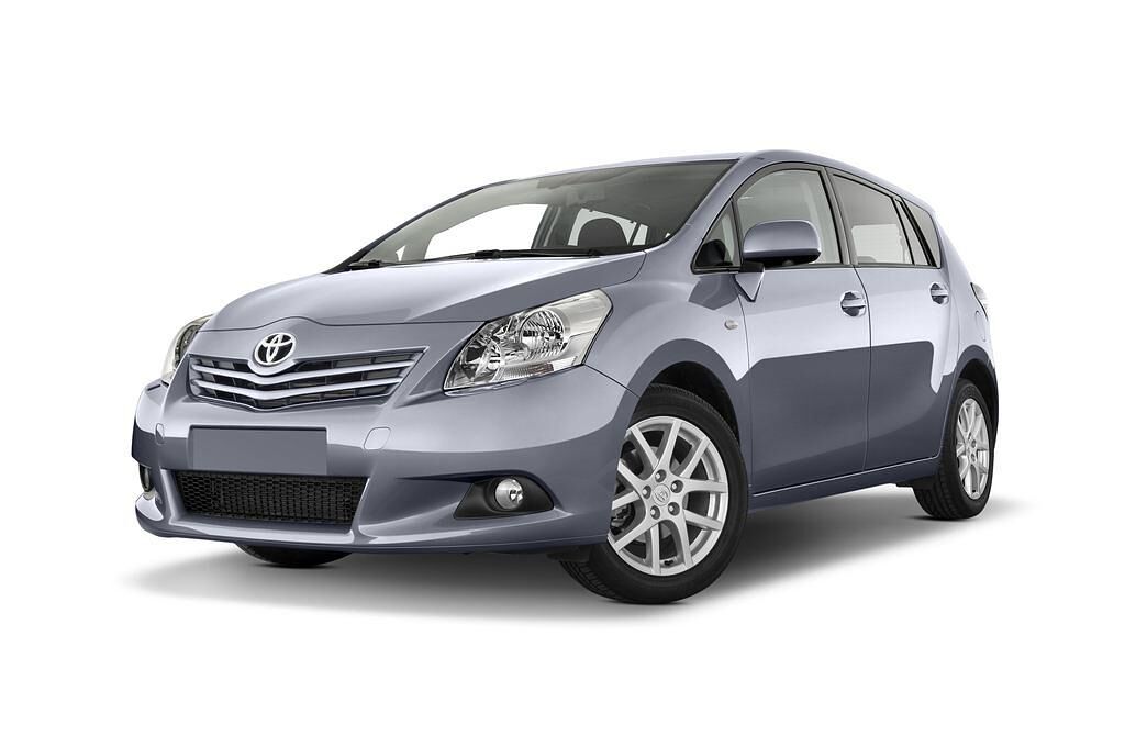 Toyota Verso (Baujahr 2010) Executive 5 Türen seitlich vorne mit Felge