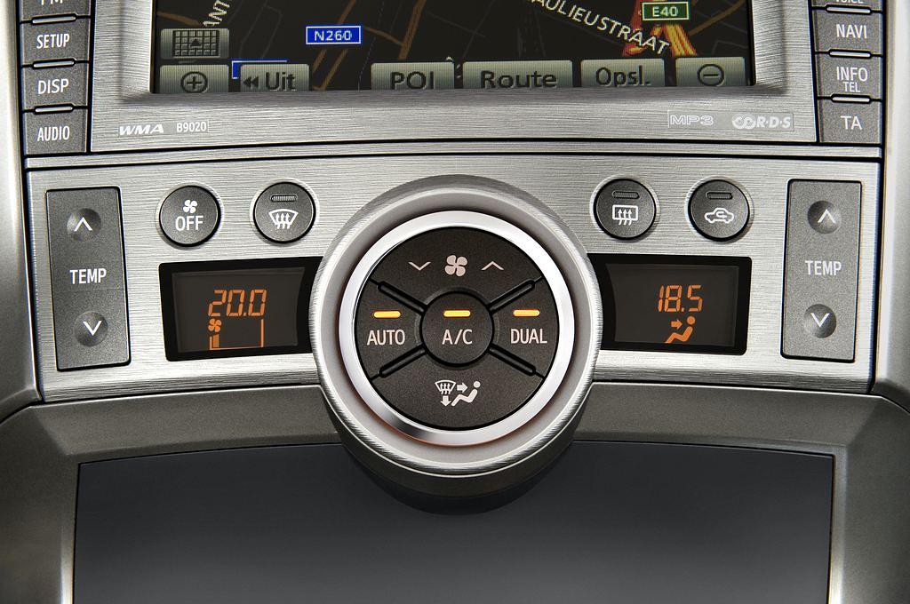Toyota Verso (Baujahr 2010) Executive 5 Türen Temperatur und Klimaanlage