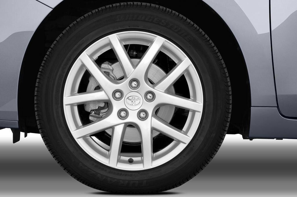 Toyota Verso (Baujahr 2010) Executive 5 Türen Reifen und Felge