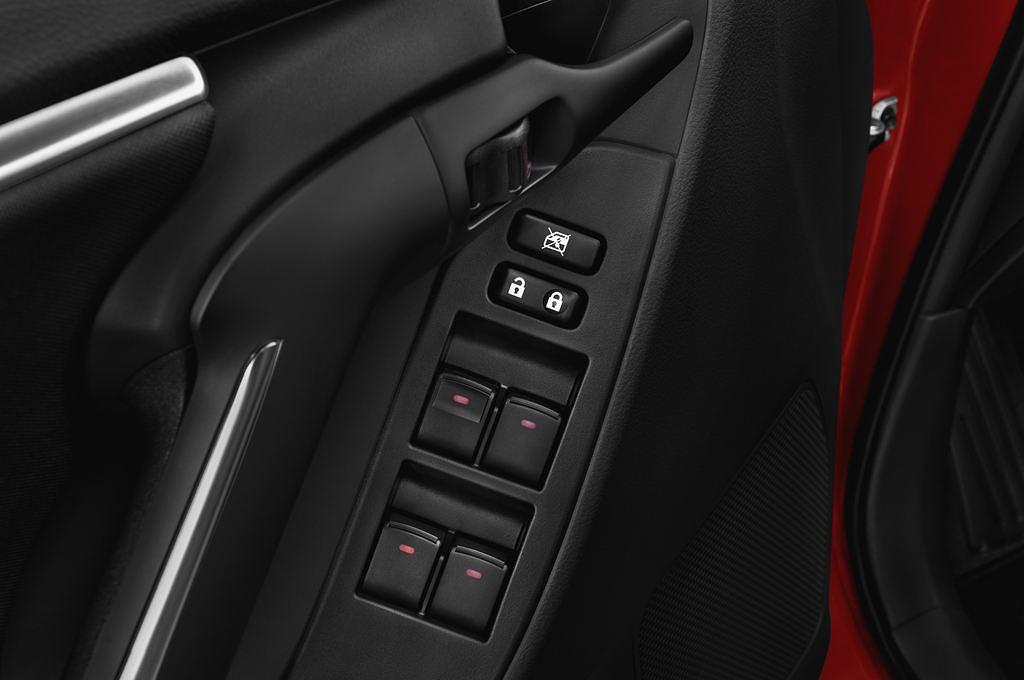 Toyota Verso (Baujahr 2012) Travel 5 Türen Bedienungselemente Tür