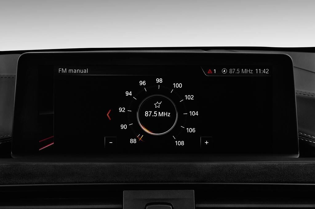 BMW M4 (Baujahr 2018) M4 CS 2 Türen Radio und Infotainmentsystem
