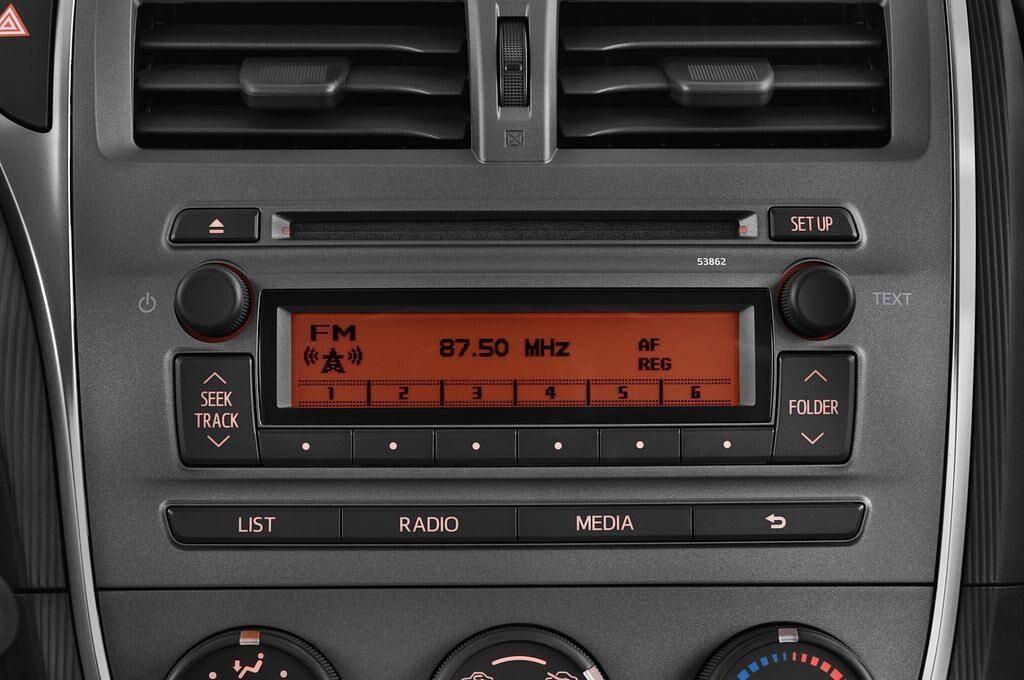Toyota Verso-S (Baujahr 2011) - 5 Türen Radio und Infotainmentsystem