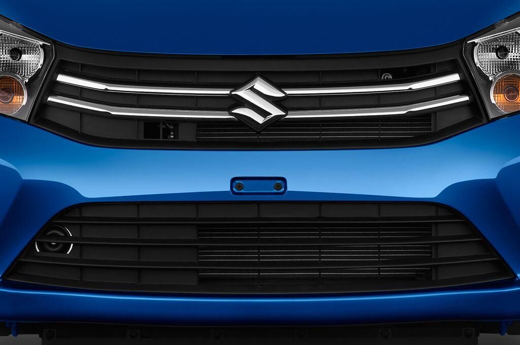 Suzuki Celerio (Baujahr 2015) Comfort 5 Türen Kühlergrill und Scheinwerfer