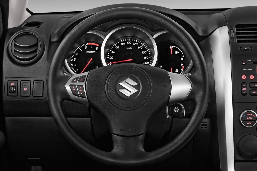 Suzuki Grand Vitara (Baujahr 2014) Comfort 3 Türen Lenkrad