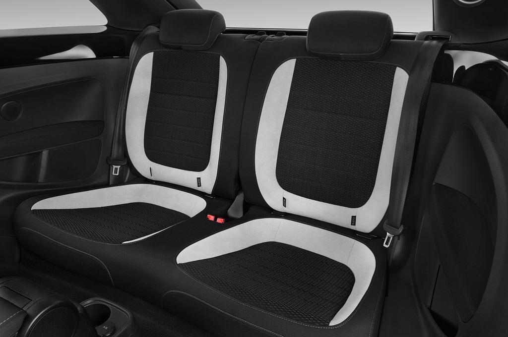 Volkswagen Beetle (Baujahr 2015) Sport R-Line 3 Türen Rücksitze