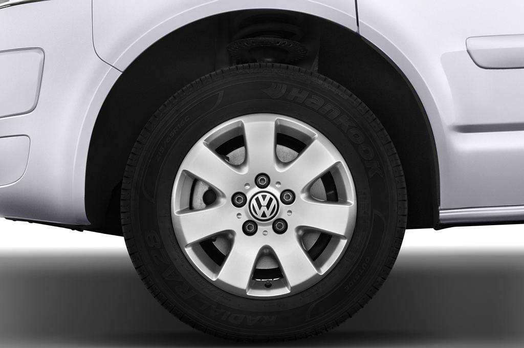 Volkswagen Caravelle (Baujahr 2015) Comfortline 4 Türen Reifen und Felge