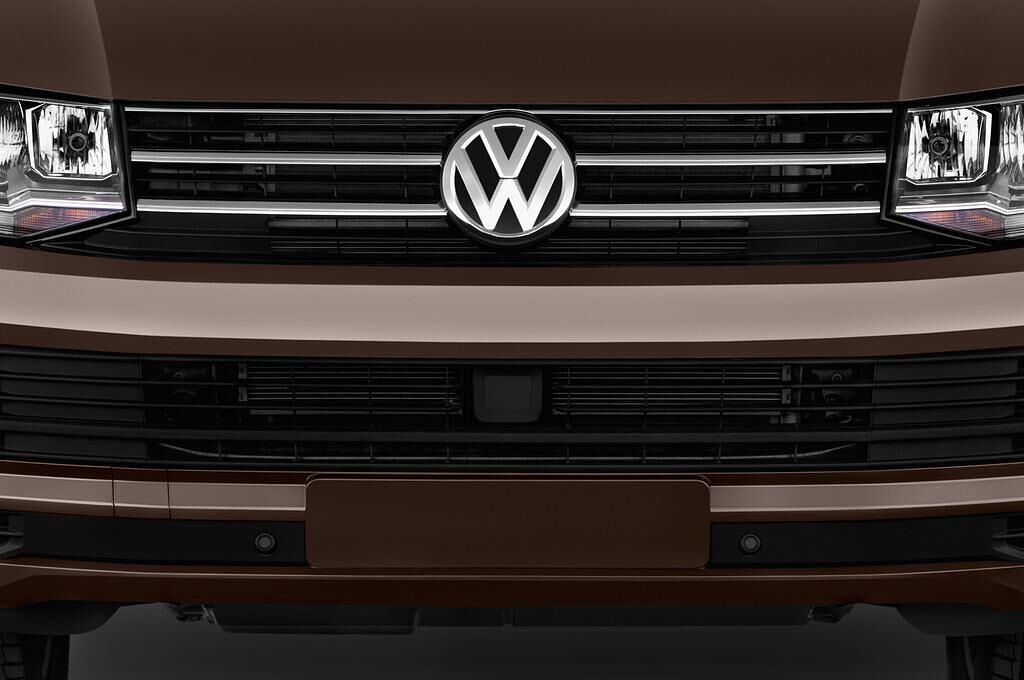Volkswagen Caravelle (Baujahr 2016) Comfortline 5 Türen Kühlergrill und Scheinwerfer