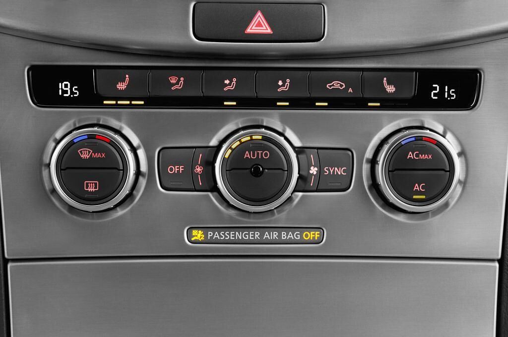 Volkswagen CC (Baujahr 2012) BlueMotion Technology 4 Türen Temperatur und Klimaanlage