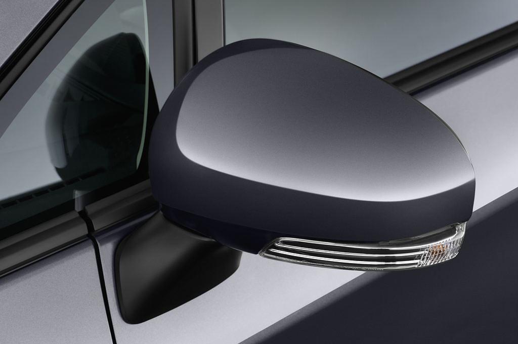 Subaru Trezia (Baujahr 2012) Comfort 5 Türen Außenspiegel