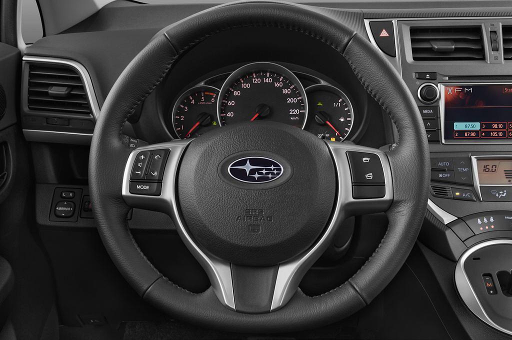 Subaru Trezia (Baujahr 2012) Comfort 5 Türen Lenkrad
