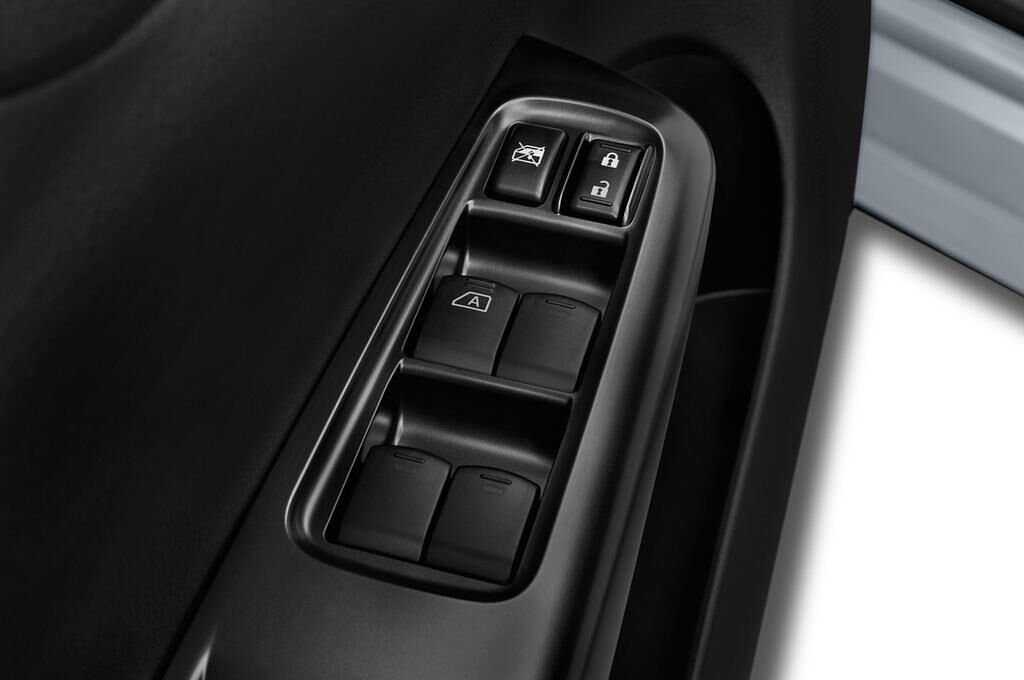Subaru WRX STI (Baujahr 2013) Sport 4 Türen Bedienungselemente Tür