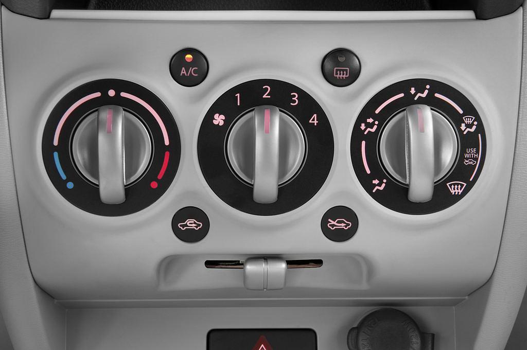 Suzuki Alto (Baujahr 2010) Club 5 Türen Temperatur und Klimaanlage