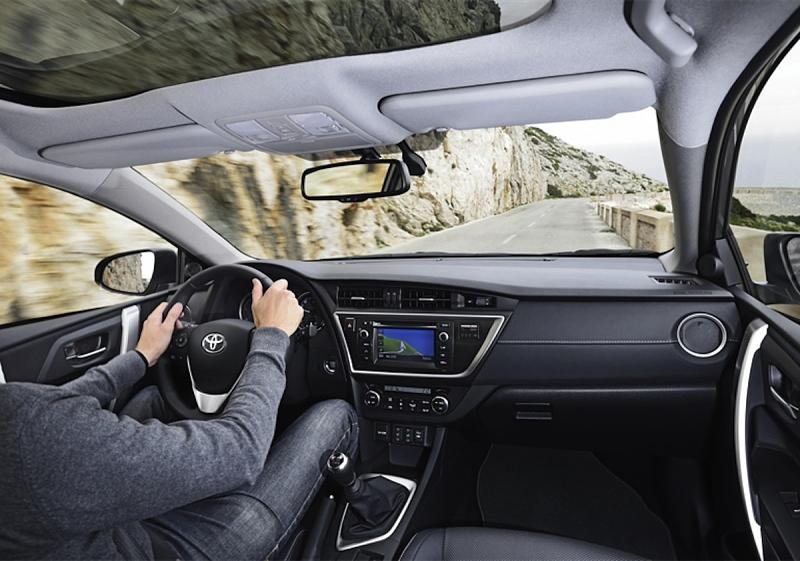 Das Interieur des Toyota Auris Touring Sports ist identisch mit dem des \"normalen\" Auris