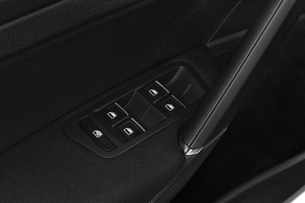 Volkswagen Golf (Baujahr 2013) Highline 5 Türen Bedienungselemente Tür