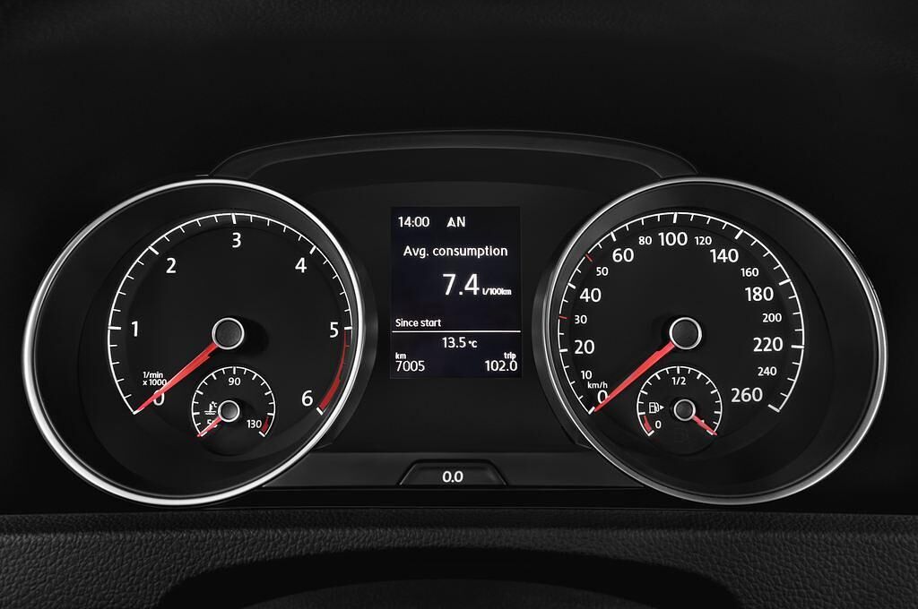 Volkswagen Golf (Baujahr 2013) Highline 5 Türen Tacho und Fahrerinstrumente