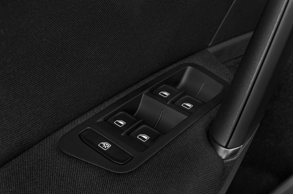 Volkswagen Golf (Baujahr 2015) E-Golf 5 Türen Bedienungselemente Tür