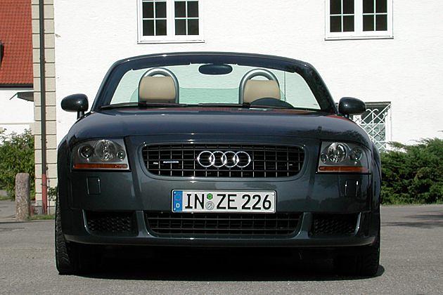 Unterschied zu anderen TT-Roadster-Modellen: Bugschürze mit größeren Einlassöffnungen