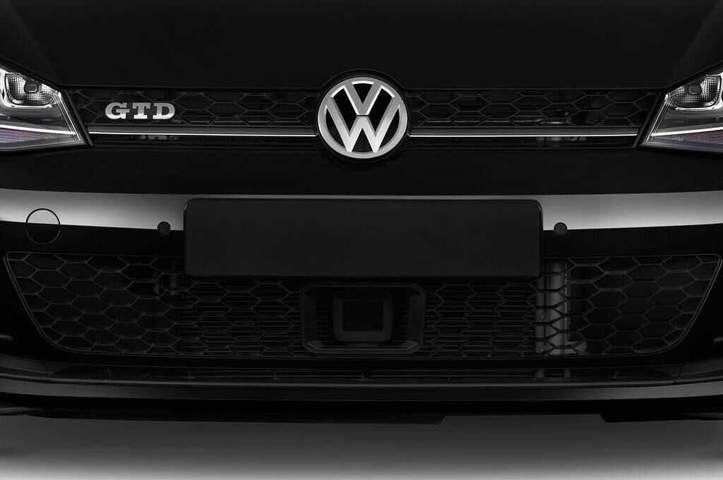 Volkswagen Golf (Baujahr 2015) GTD 5 Türen Kühlergrill und Scheinwerfer