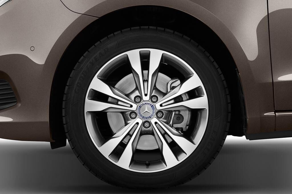 Mercedes V-Class (Baujahr 2014) Avantgarde 5 Türen Reifen und Felge