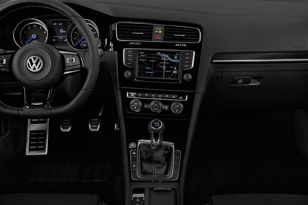 Volkswagen Golf (Baujahr 2016) R 5 Türen Mittelkonsole