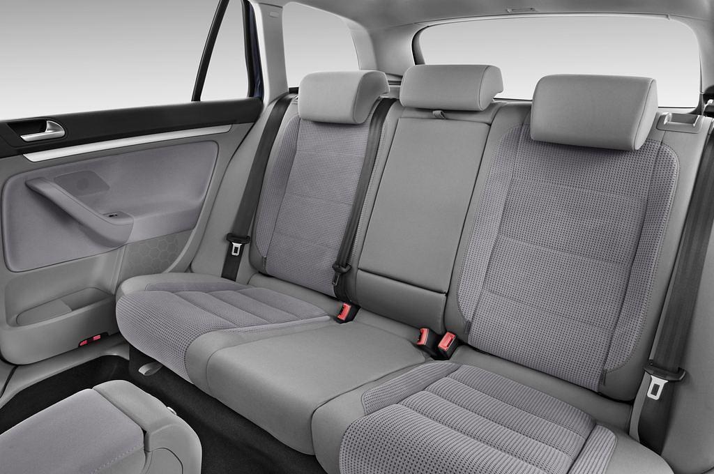 Volkswagen Golf (Baujahr 2010) - 5 Türen Rücksitze