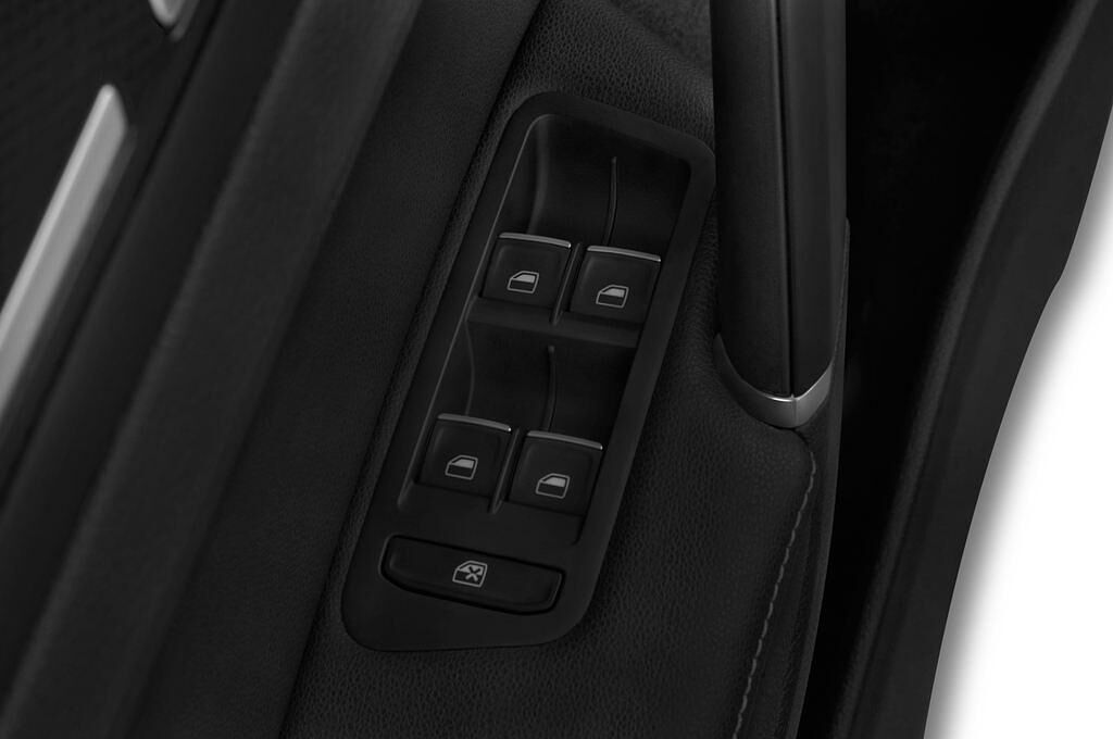 Volkswagen Golf (Baujahr 2015) Highline 5 Türen Bedienungselemente Tür