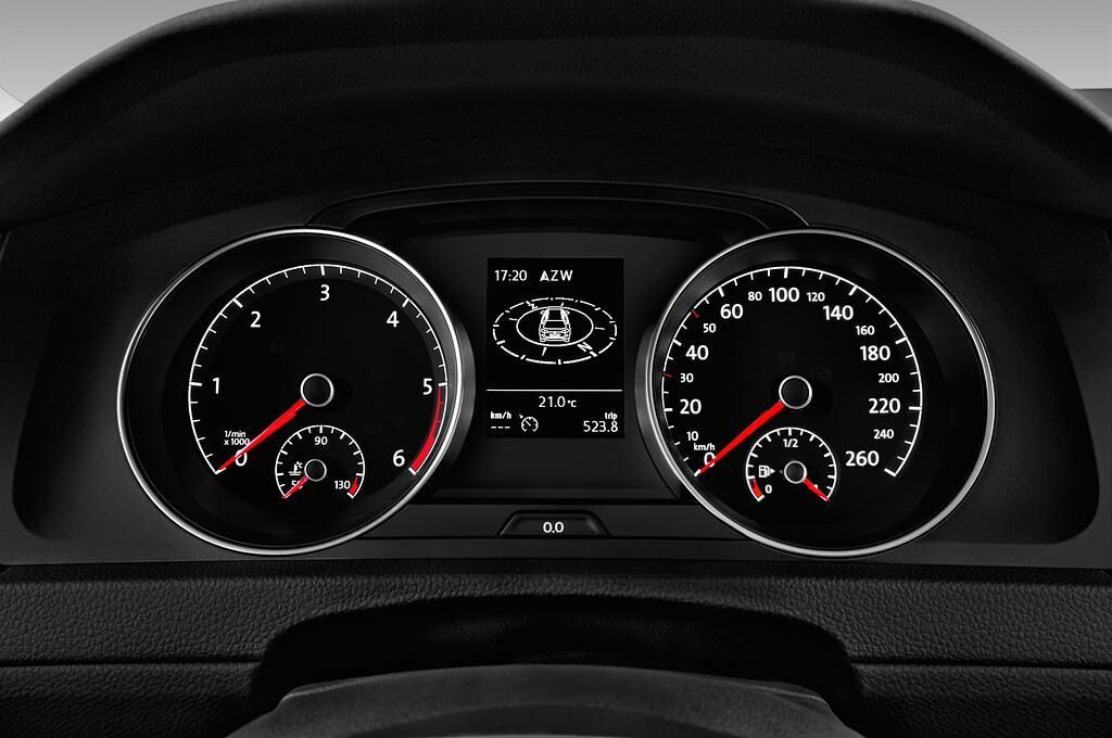 Volkswagen Golf (Baujahr 2016) Alltrack 5 Türen Tacho und Fahrerinstrumente