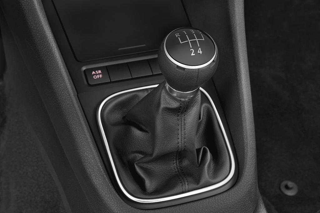 Volkswagen Golf (Baujahr 2010) Trendline 3 Türen Schalthebel