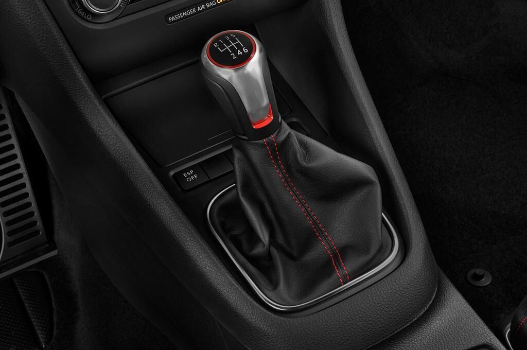 Volkswagen Golf (Baujahr 2010) GTI 3 Türen Schalthebel