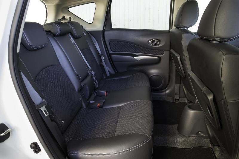 Auch hinten ist im Nissan Note Platz satt