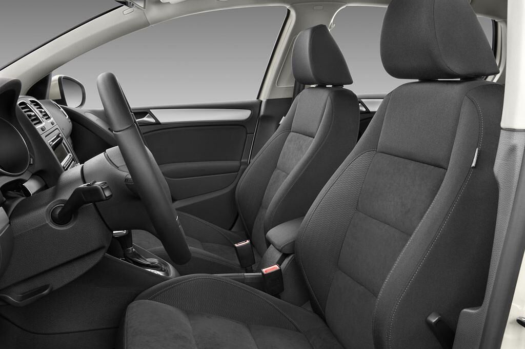 Volkswagen Golf (Baujahr 2010) Highline 5 Türen Vordersitze