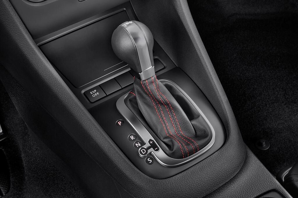 Volkswagen Golf (Baujahr 2010) GTI 5 Türen Schalthebel
