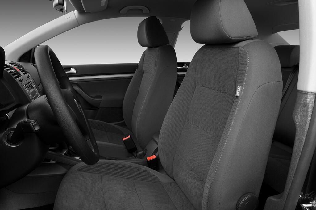 Volkswagen Jetta (Baujahr 2010) S 4 Türen Vordersitze